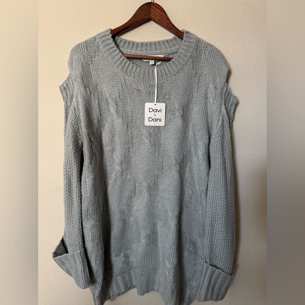DAVI & DANI Light Gray Cable Knit Sweater NWT